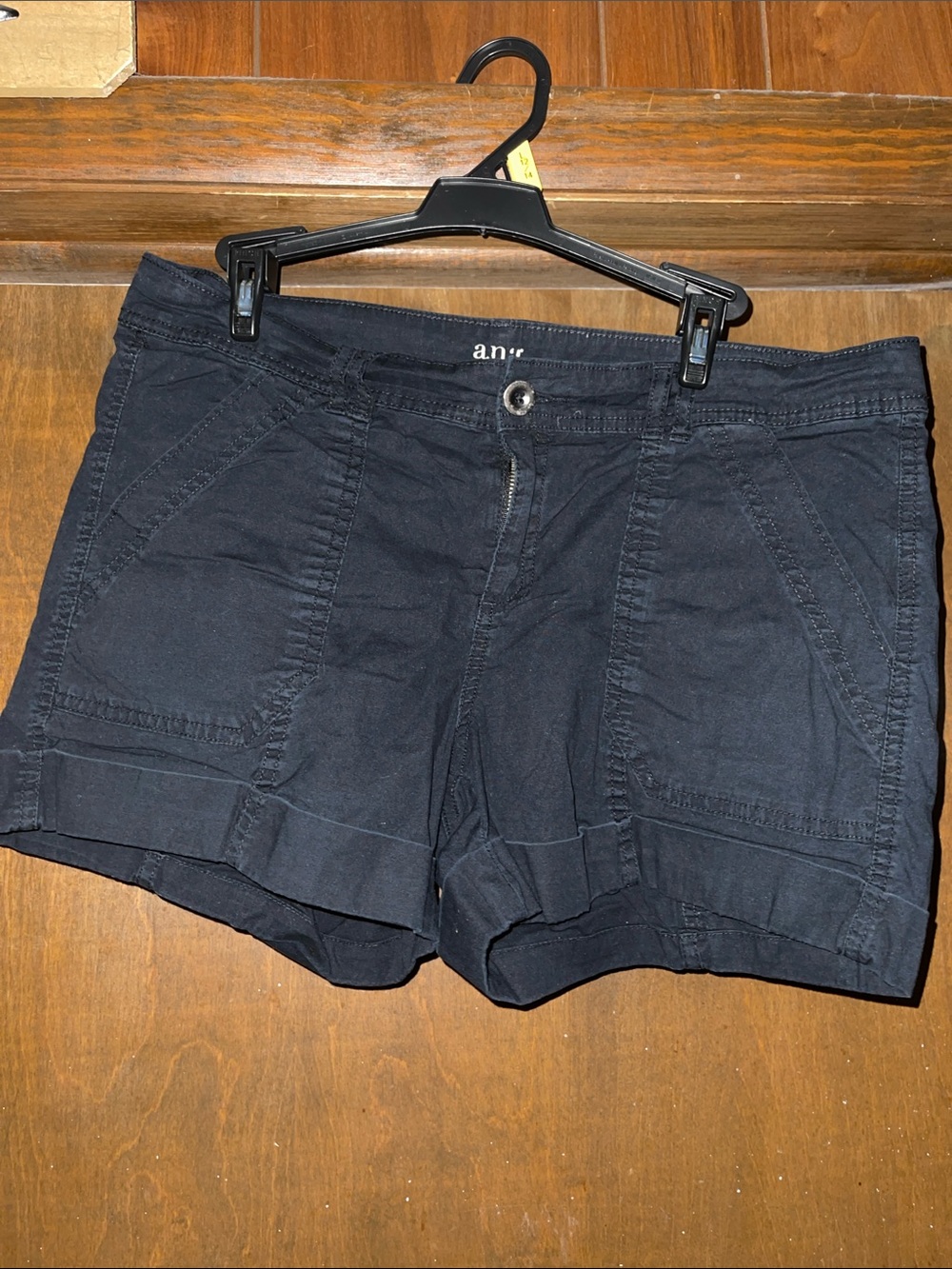 a.n.a Casual Women's Cargo-Style Shorts